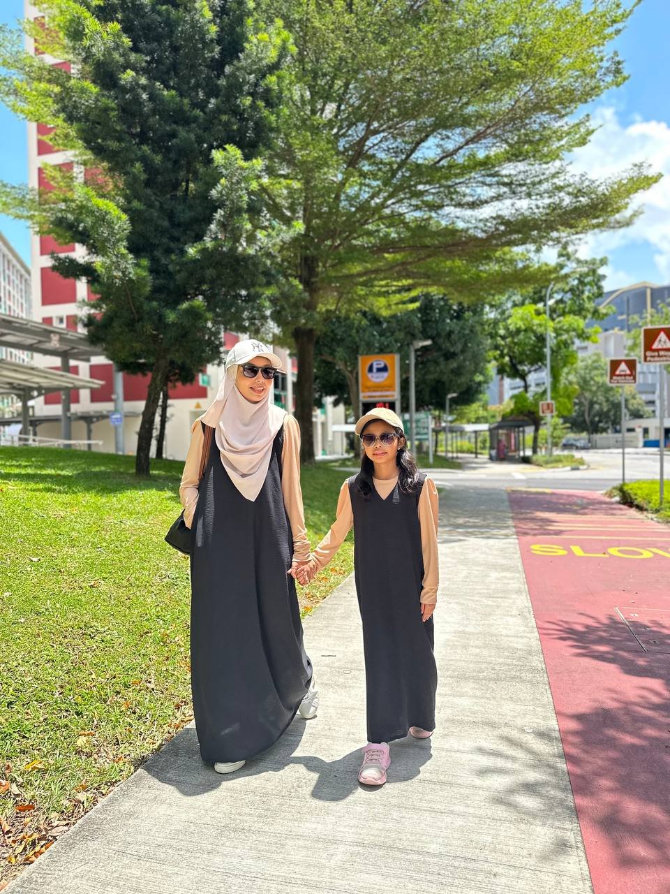 Black pair 3 (ADULT) LOLA DRESS -BLACK - Image 5