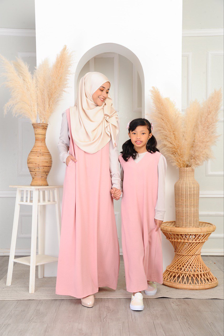 Flamingo Pair 4 (KIDS) LOLA DRESS -FLAMINGO - Image 6