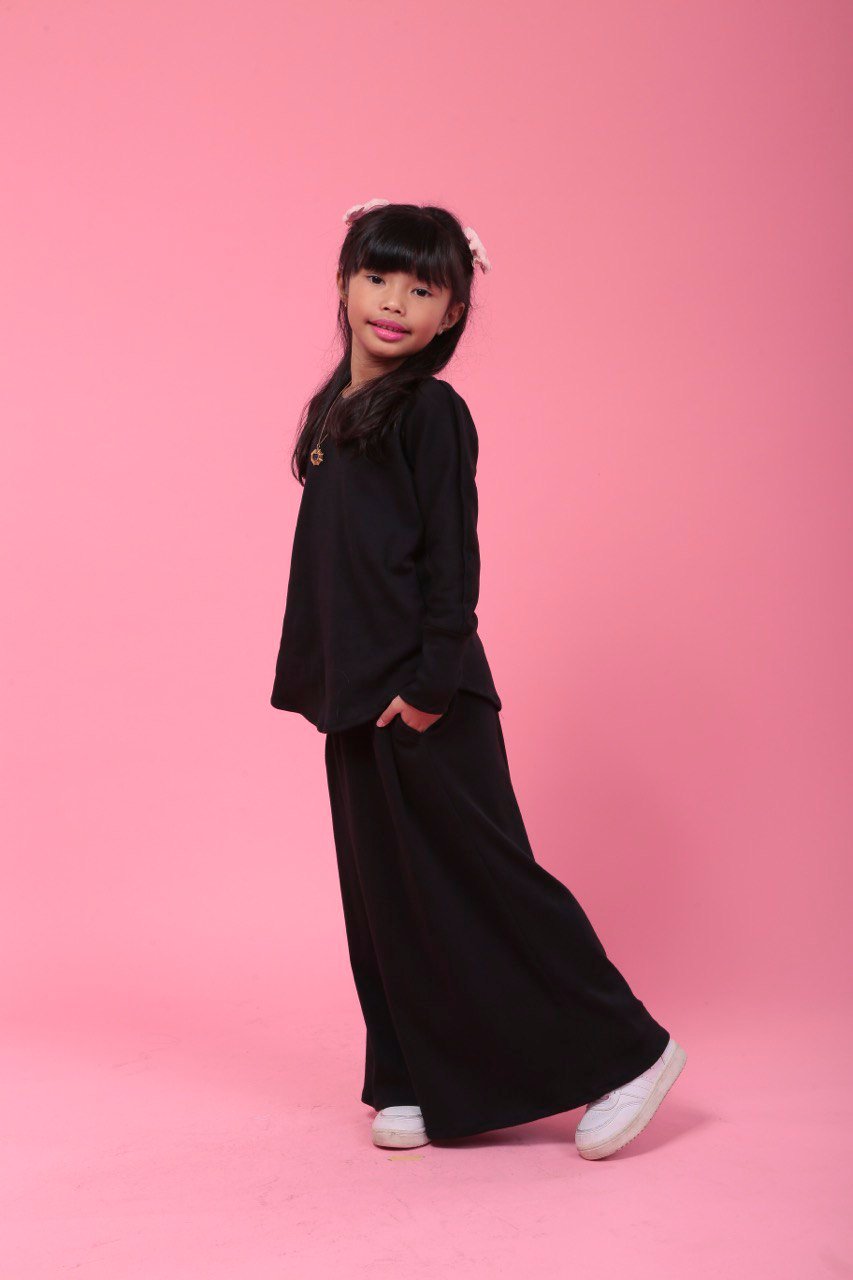 black kids 2 (KIDS) ASHLEY COMFORT WEAR -BLACK - Image 1