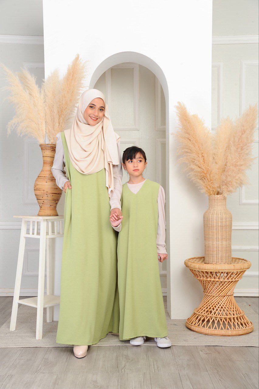 pistachio pair 3 (KIDS) LOLA DRESS -PISTACHIO - Image 4