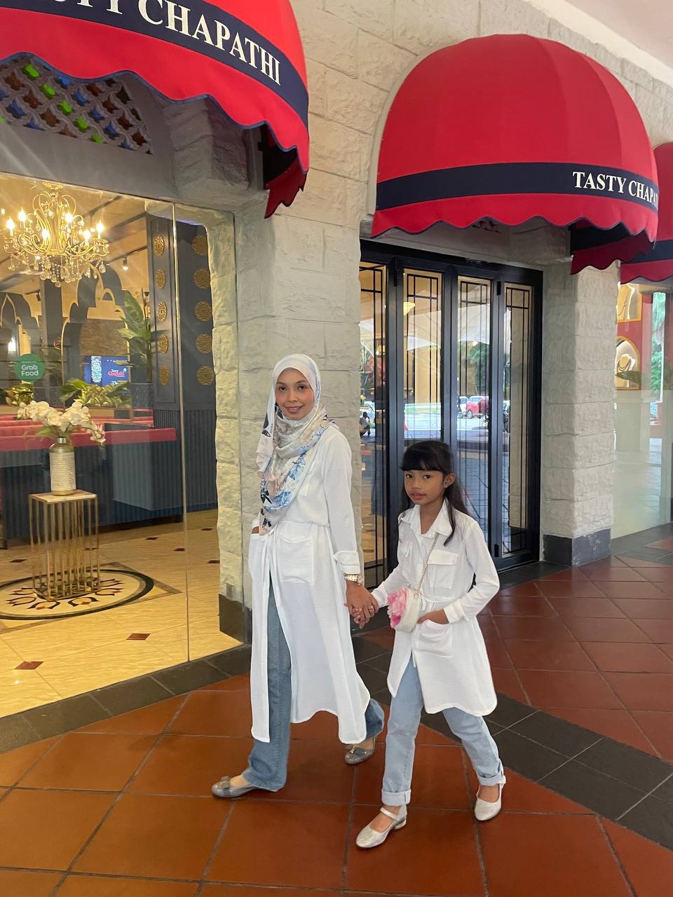 white pair 2 (ADULT) LEONA TUNIC -WHITE - Image 2