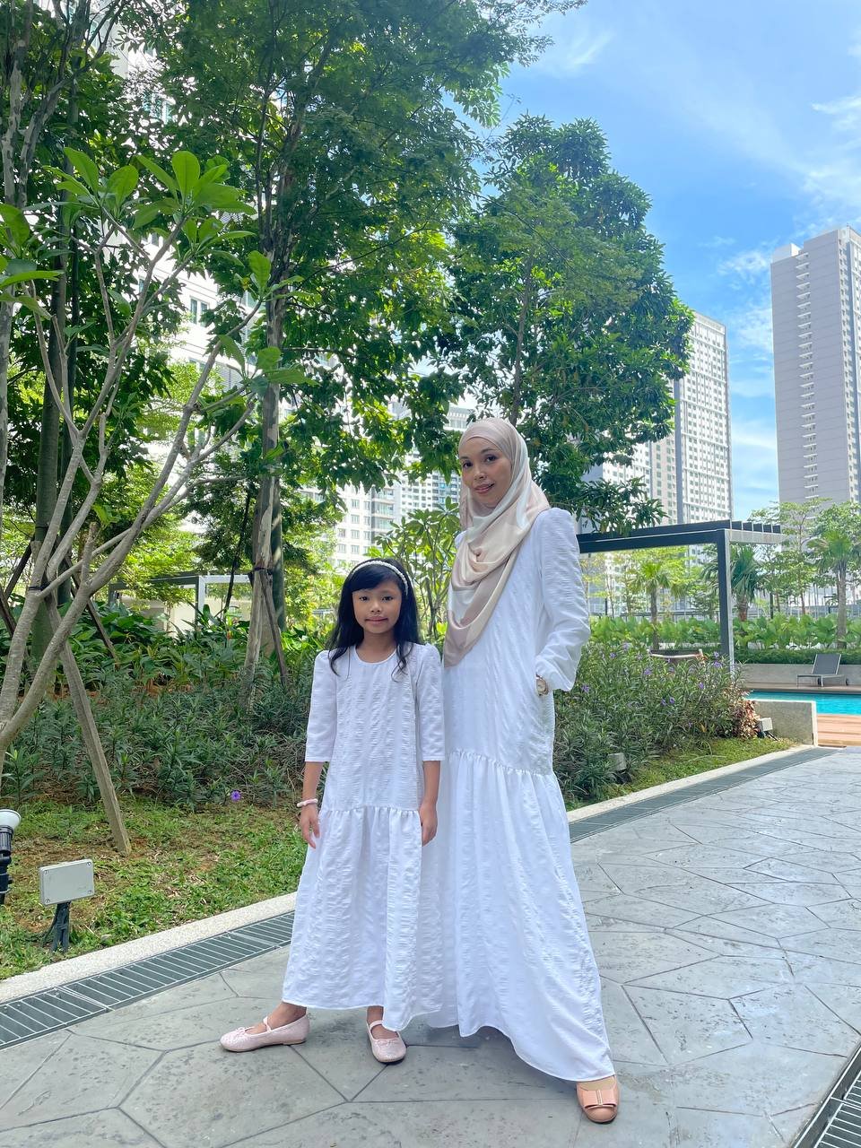 white pair (ADULT) CLEO DRESS -WHITE - Image 3