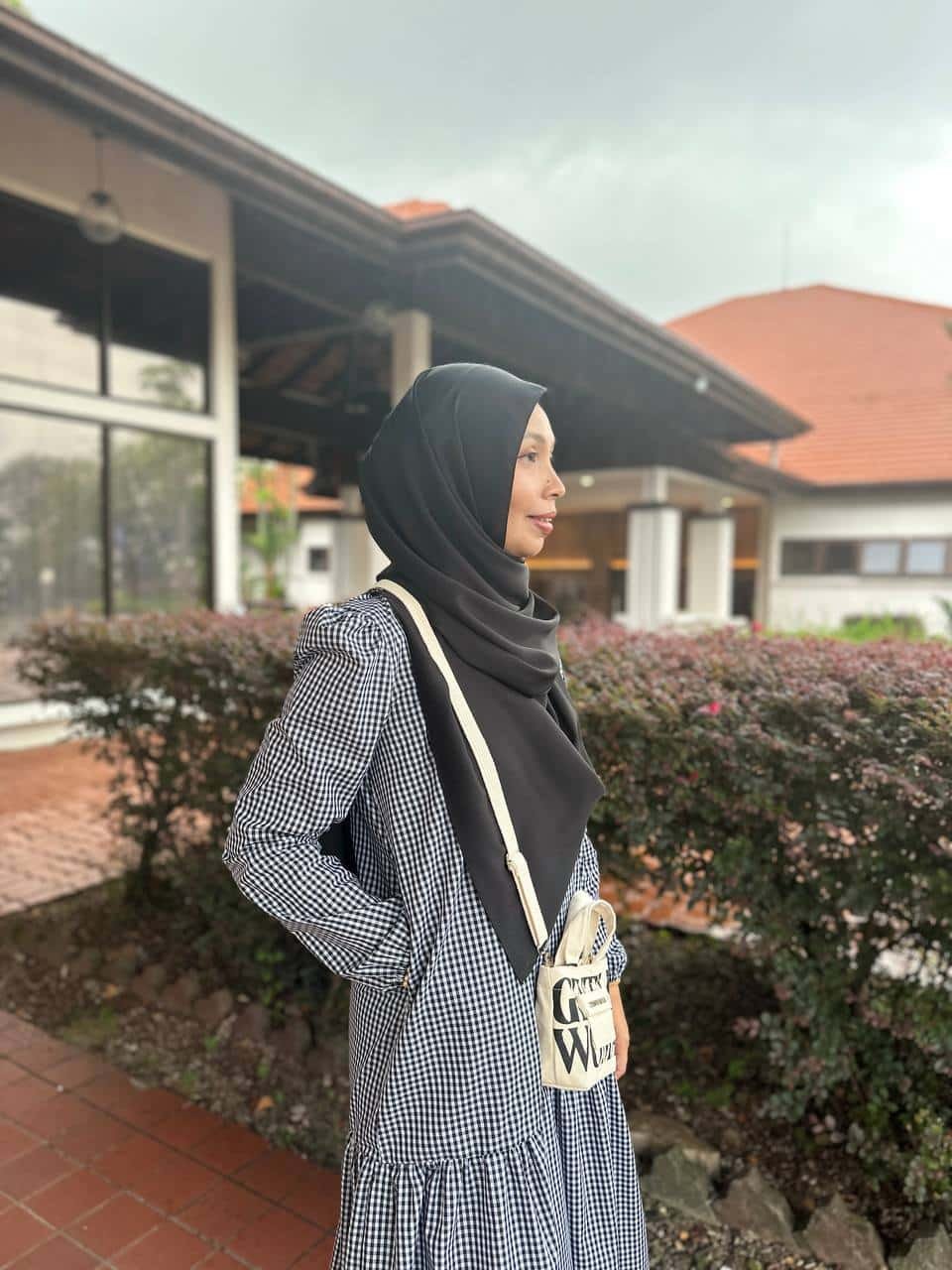 black mom new (ADULT) ERIKA DRESS -BLACK (AS-IS) - Image 3