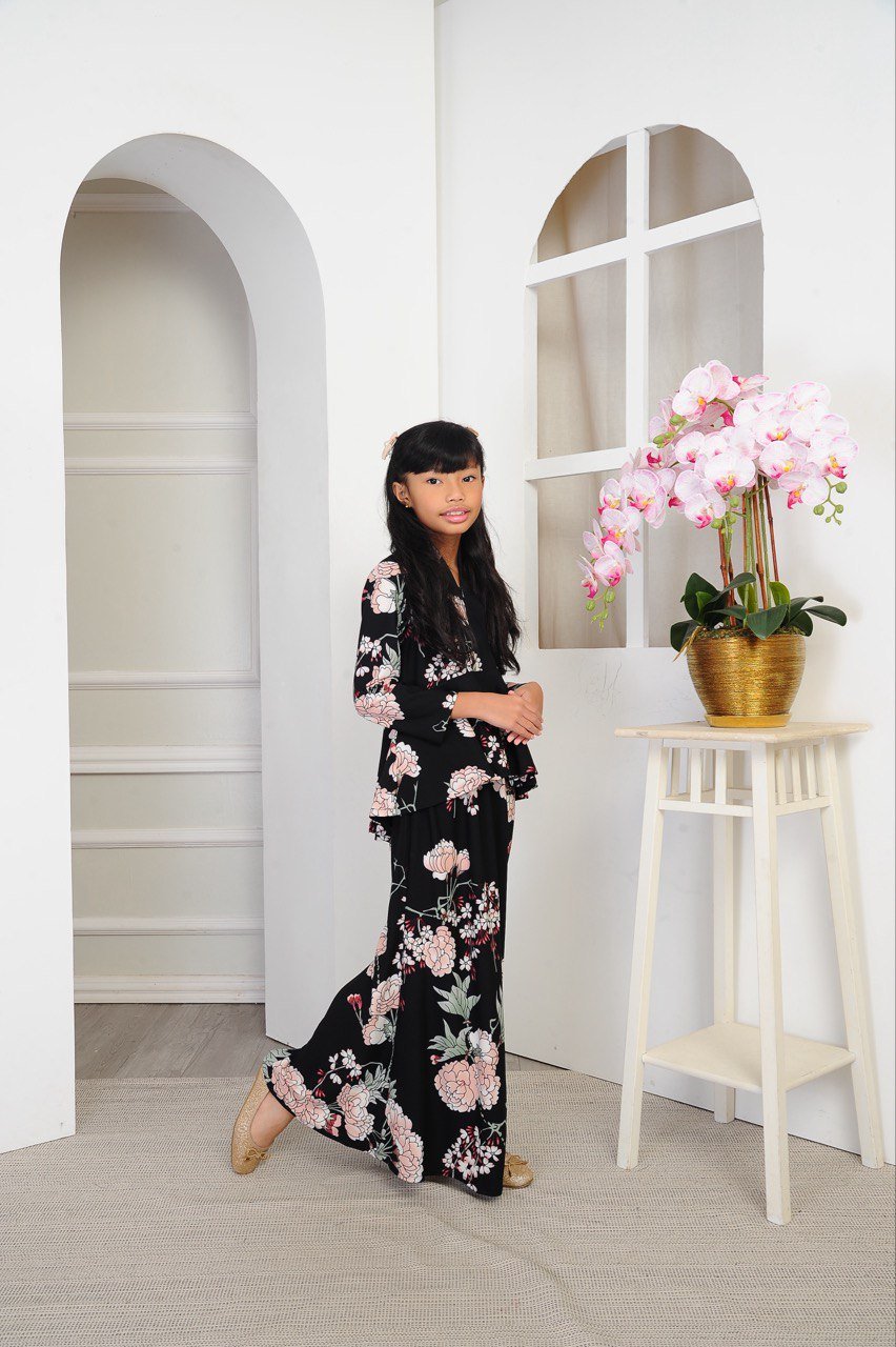 black kids 3 (KIDS) THALIA KEBAYA PEPLUM -BLACK - Image 3
