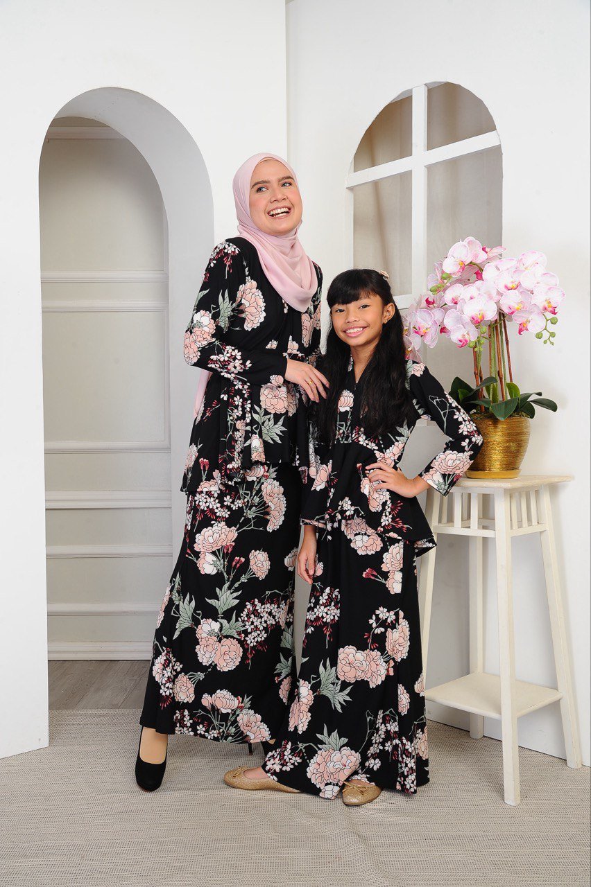 black pair 2 (KIDS) THALIA KEBAYA PEPLUM -BLACK - Image 6