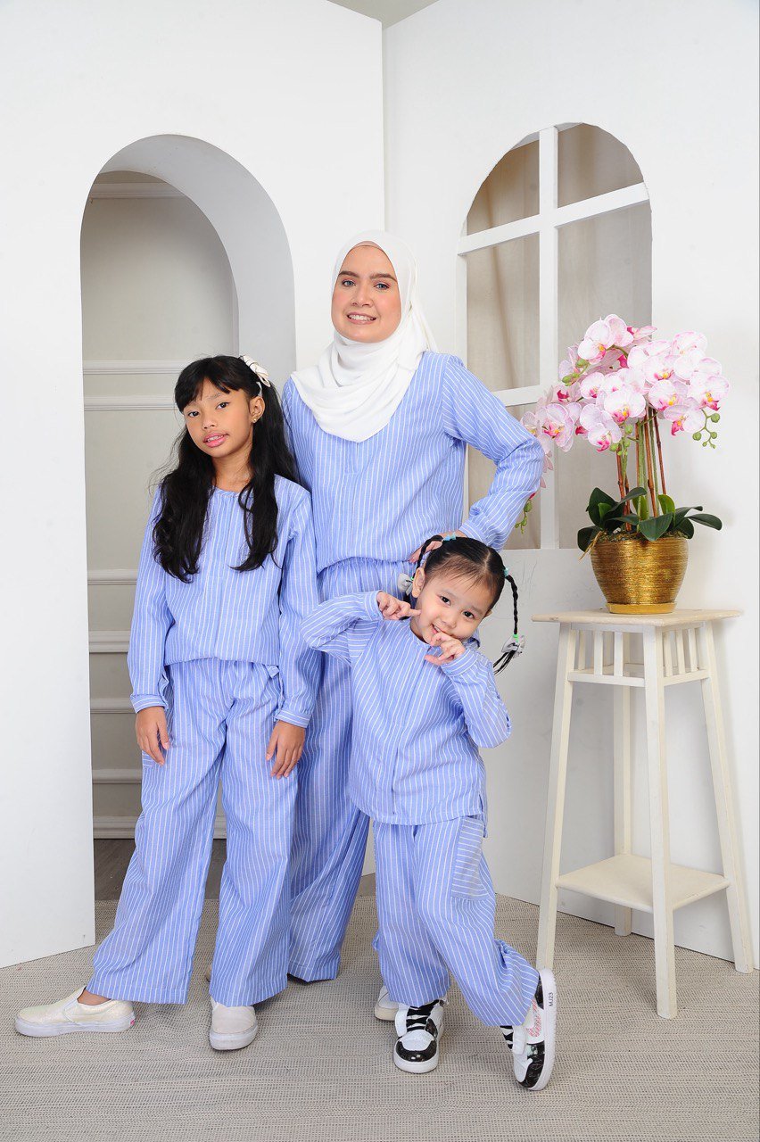 blue family 2 (KIDS) DAPHNE TOP & PANTS -BLUE - Image 5