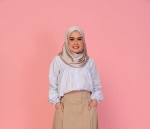 (ADULT) FREDA TOP -KHAKI WHITE