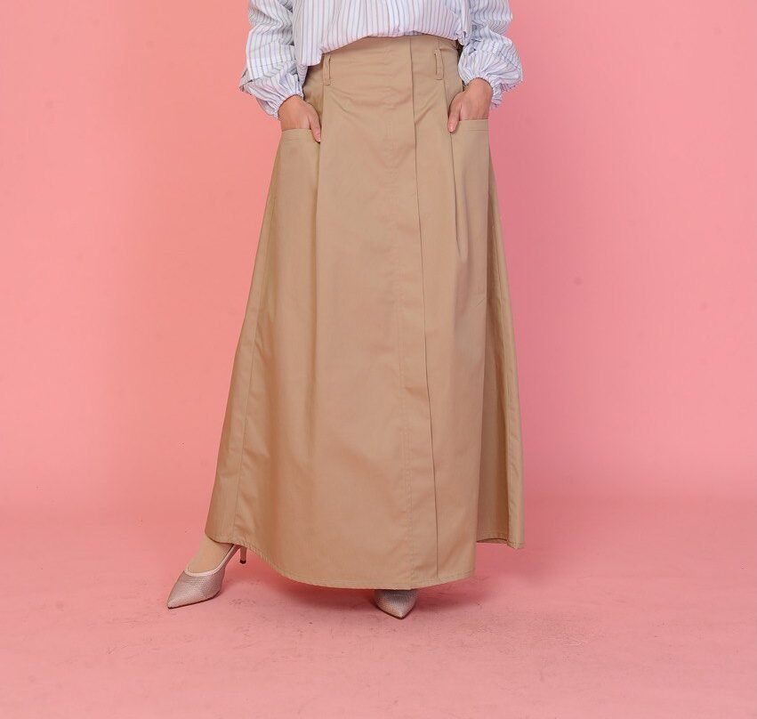 khaki mom (ADULT) FREDA SKIRT -KHAKI - Image 1