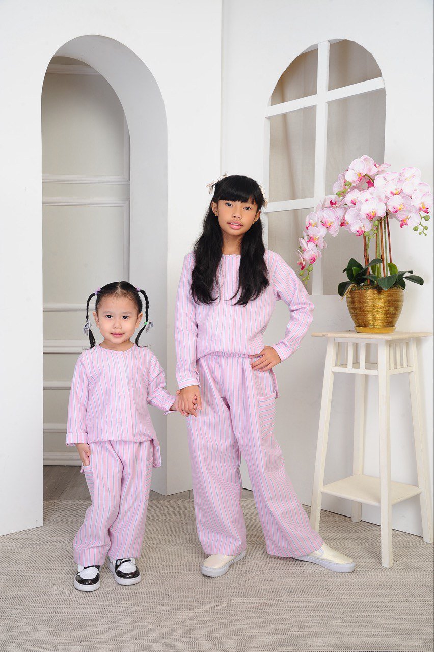 pink pair 2 (KIDS) DAPHNE TOP & PANTS -PINK - Image 3