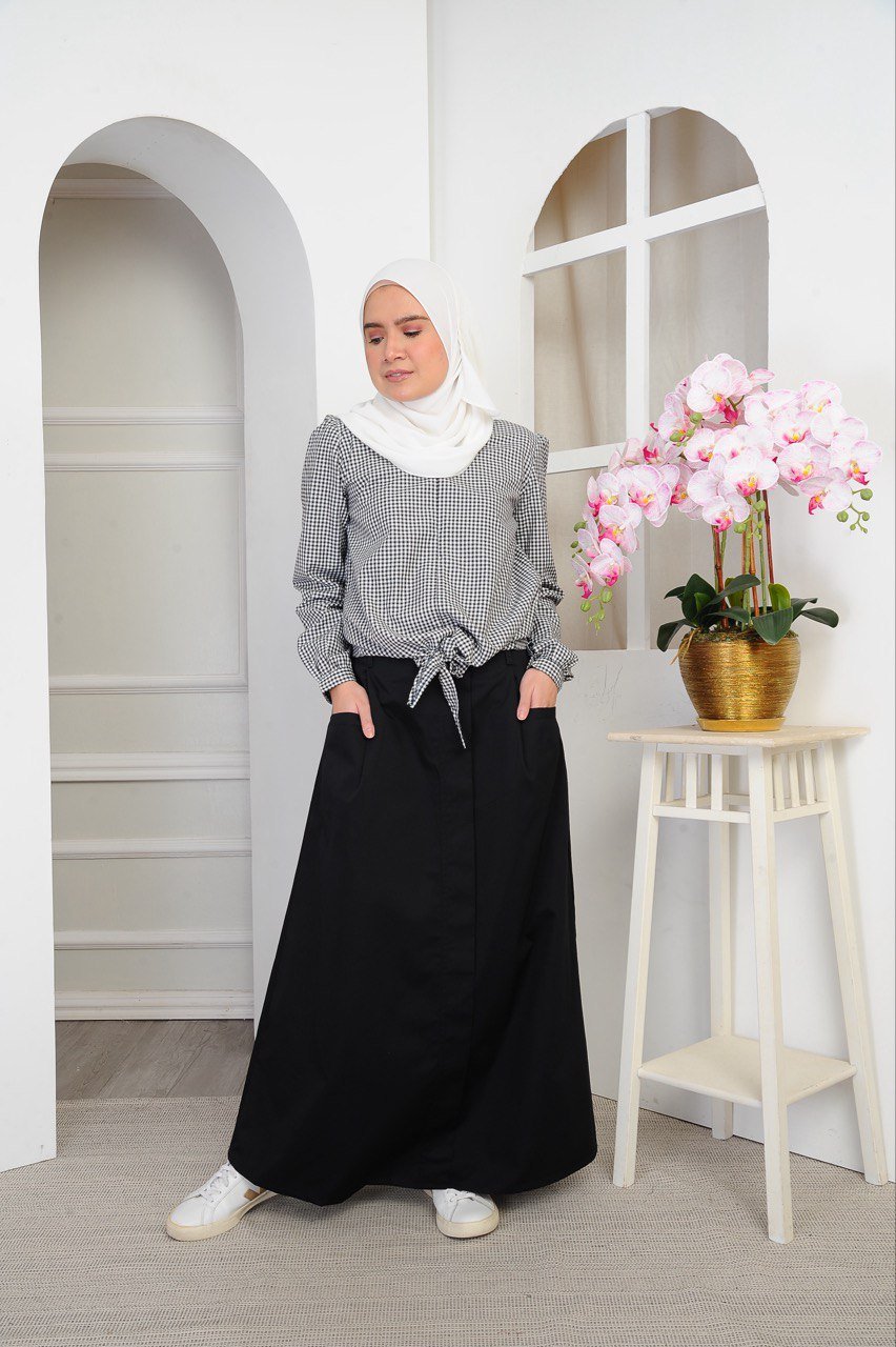 black mom 2 (ADULT) JANE TOP & SKIRT -BLACK - Image 1