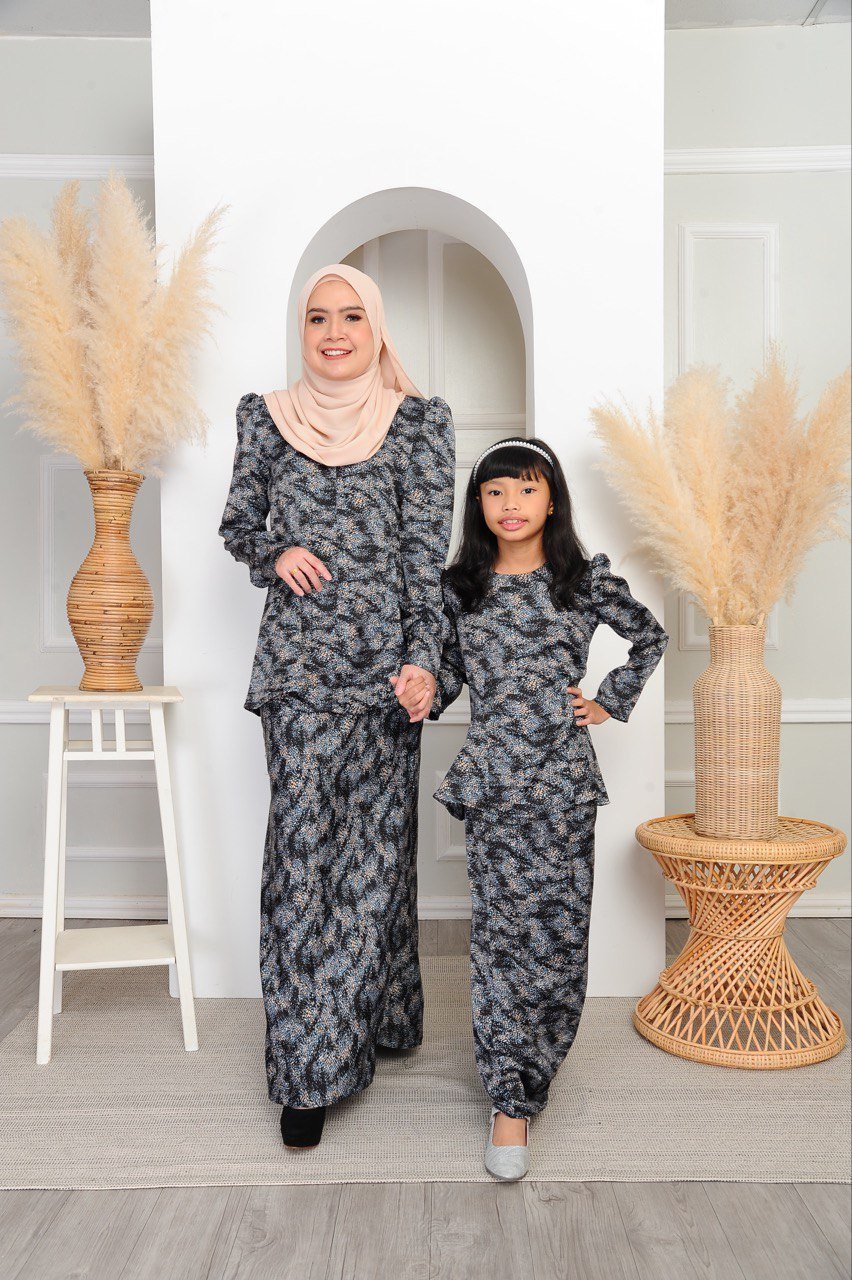 black pair 2 (KIDS) ELAINE KURUNG -BLACK - Image 6