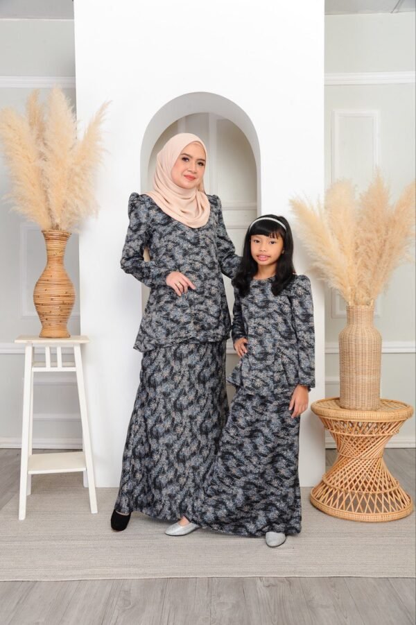 (ADULT) ELAINE KURUNG -BLACK