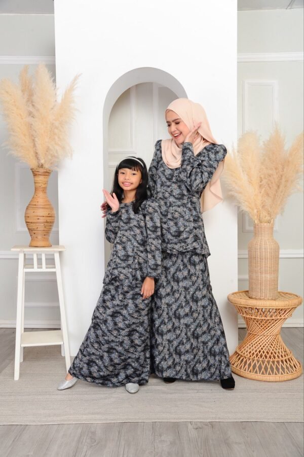 (ADULT) ELAINE KURUNG -BLACK