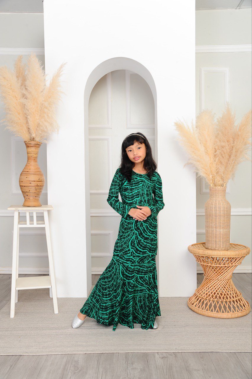 green kids (KIDS) NELISSA KURUNG -EMERALD GREEN - Image 1