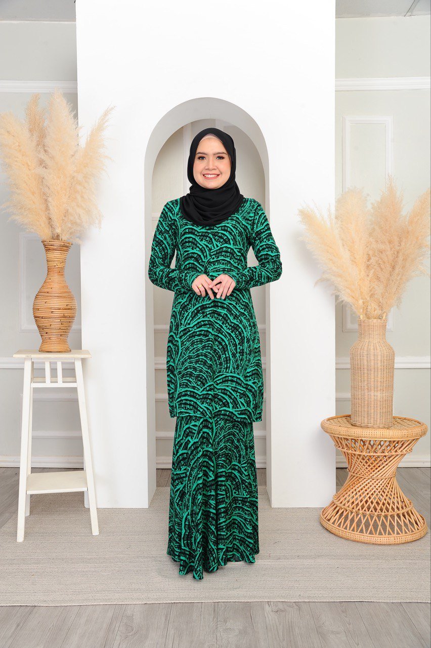 green mom 2 (ADULT) NELISSA KURUNG -EMERALD GREEN - Image 2