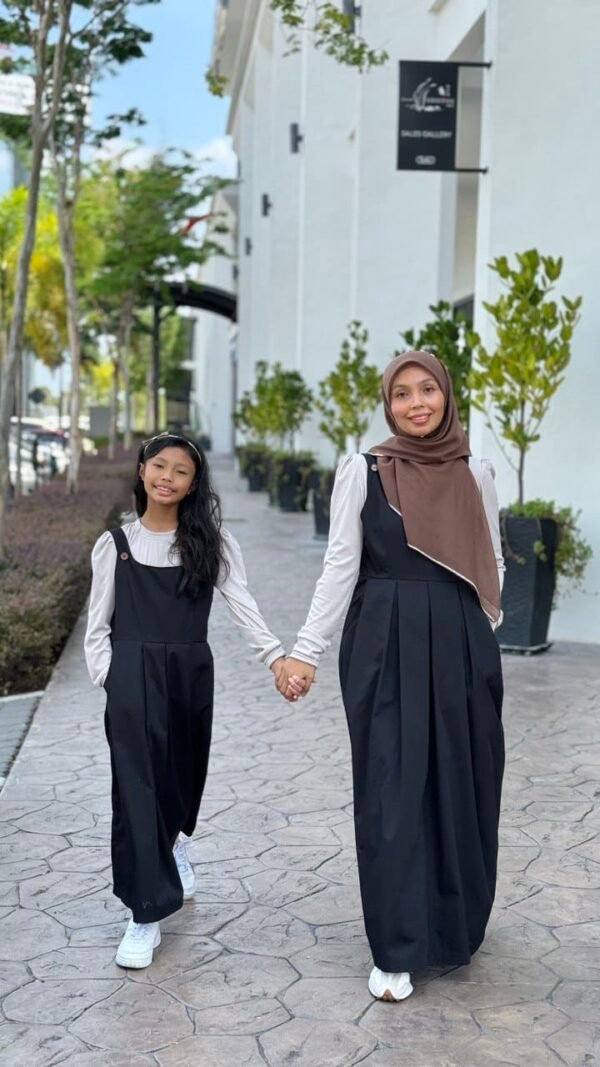 (KIDS) CALA PINAFORE -BLACK