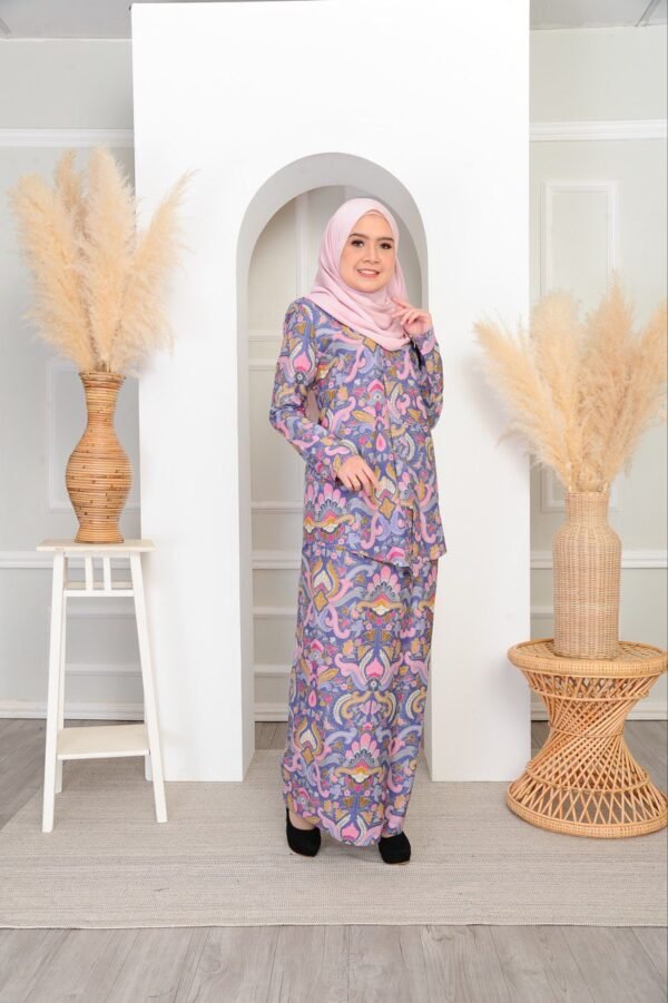 (ADULT) SEROJA KEBAYA -BLUE