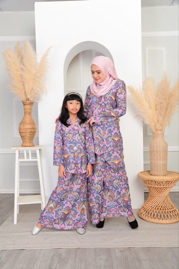 (ADULT) SEROJA KEBAYA -BLUE