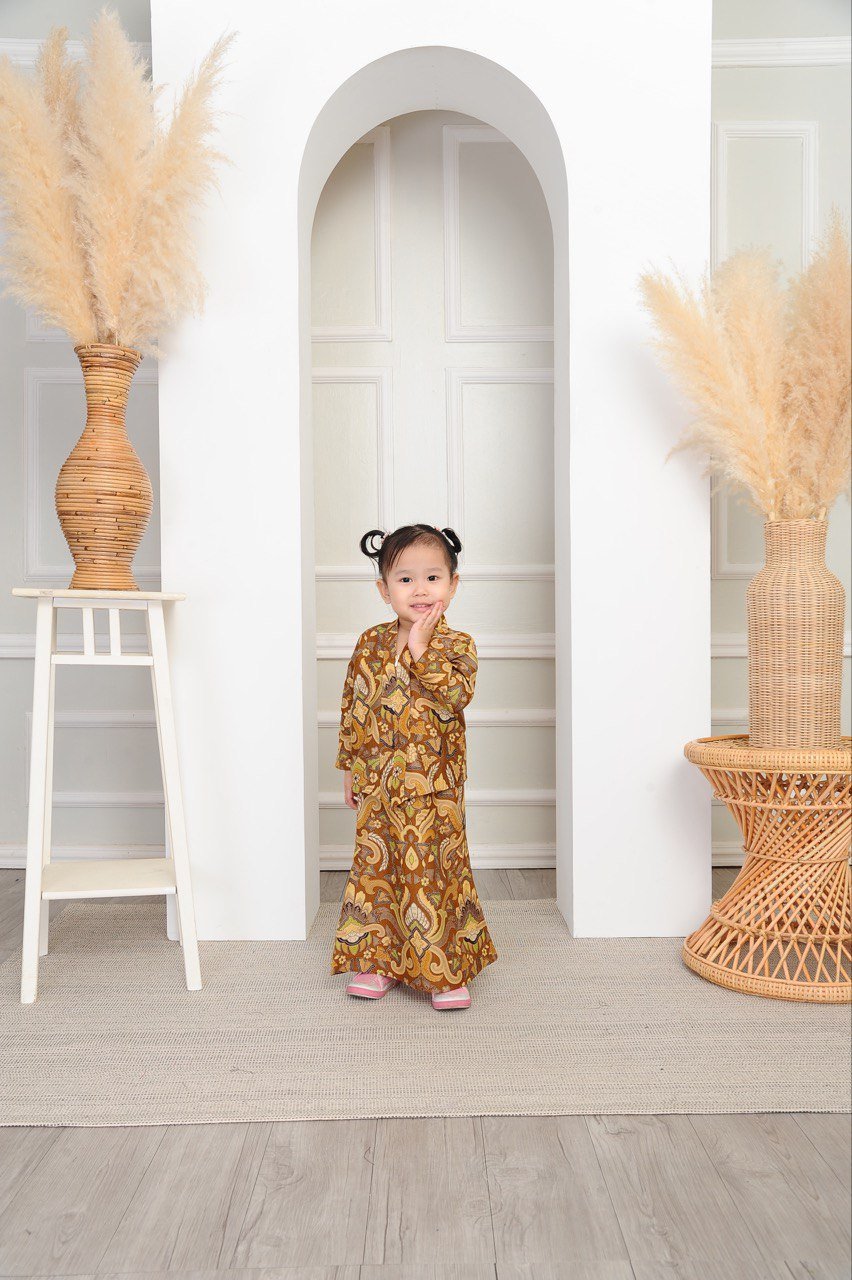 brown kids (KIDS) SEROJA KEBAYA -BROWN - Image 1