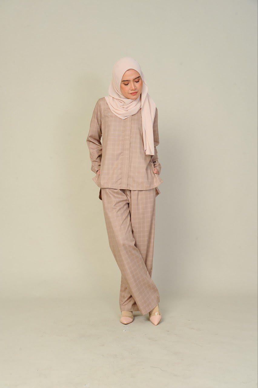 brown mom studio 3 (ADULT) DAPHNE TOP & PANTS -NUDE BROWN - Image 3