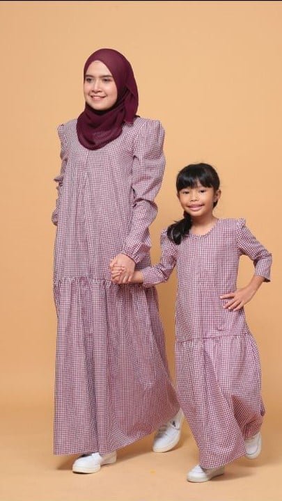 maroon pair 2 (KIDS) ERIKA DRESS -MAROON (AS-IS) - Image 3