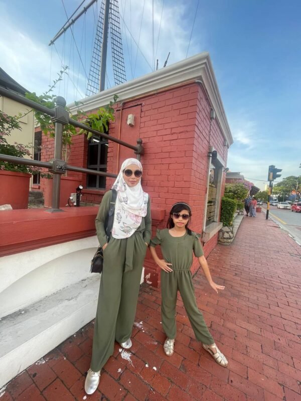 (KIDS) AMBER JUMPSUIT -MOSS GREEN