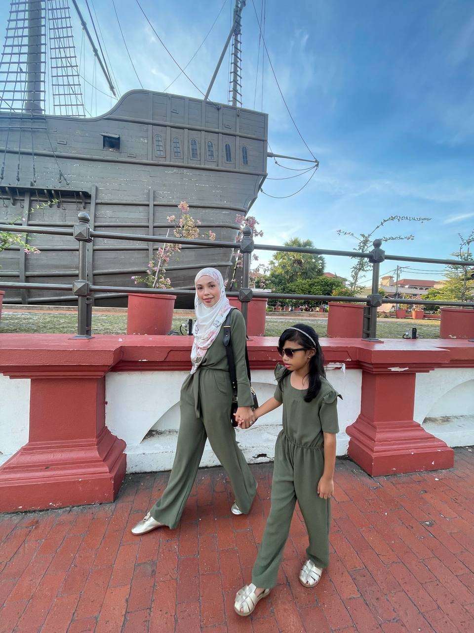 moss pair 3 (KIDS) AMBER JUMPSUIT -MOSS GREEN - Image 5