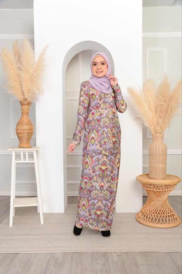 (ADULT) SEROJA KEBAYA -YAM