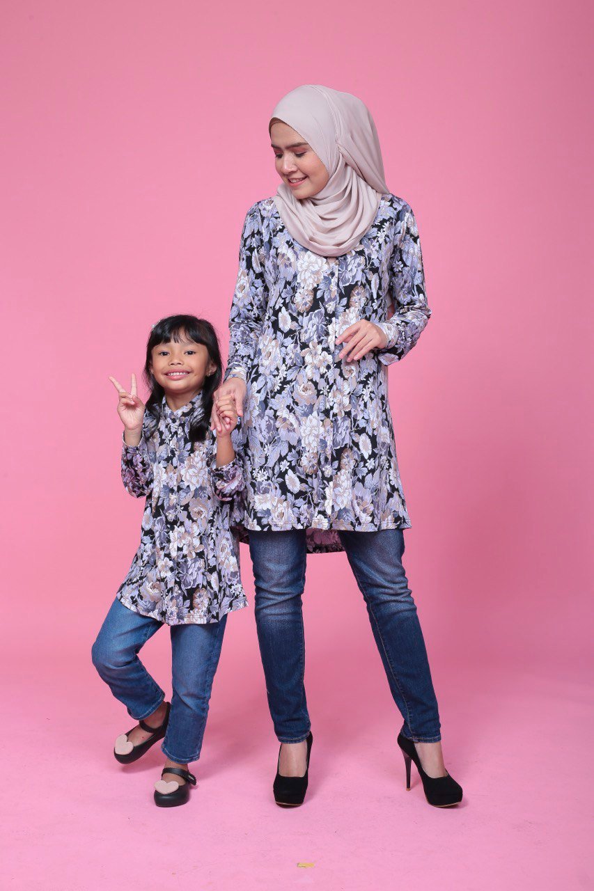 black pair 2 (KIDS) DEANDRA TOP -BLACK - Image 3