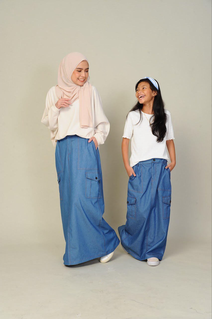 denim pair 3 (ADULT) NIKKI CARGO SKIRT -DENIM - Image 9