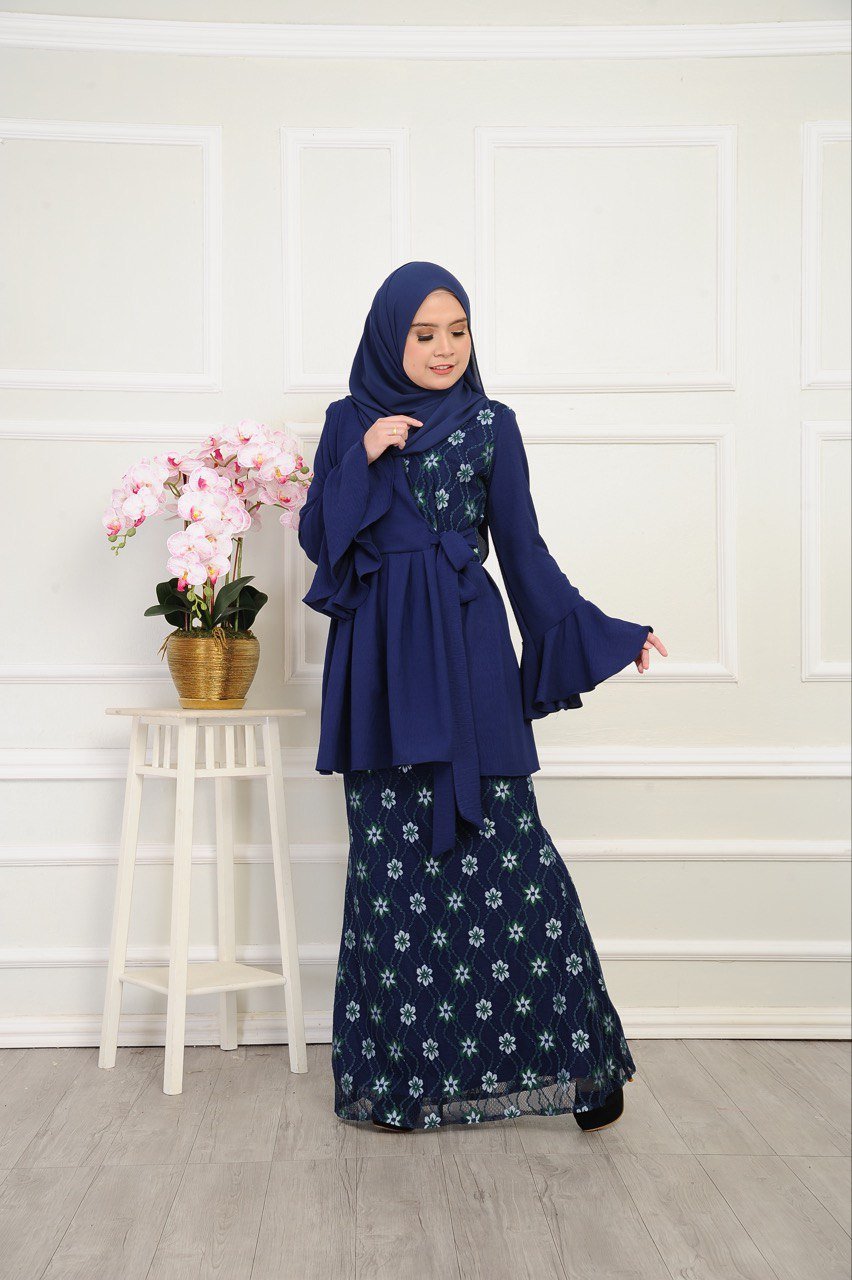 navy mom 2 (ADULT) JASMINE LACE KURUNG -BLUE - Image 3