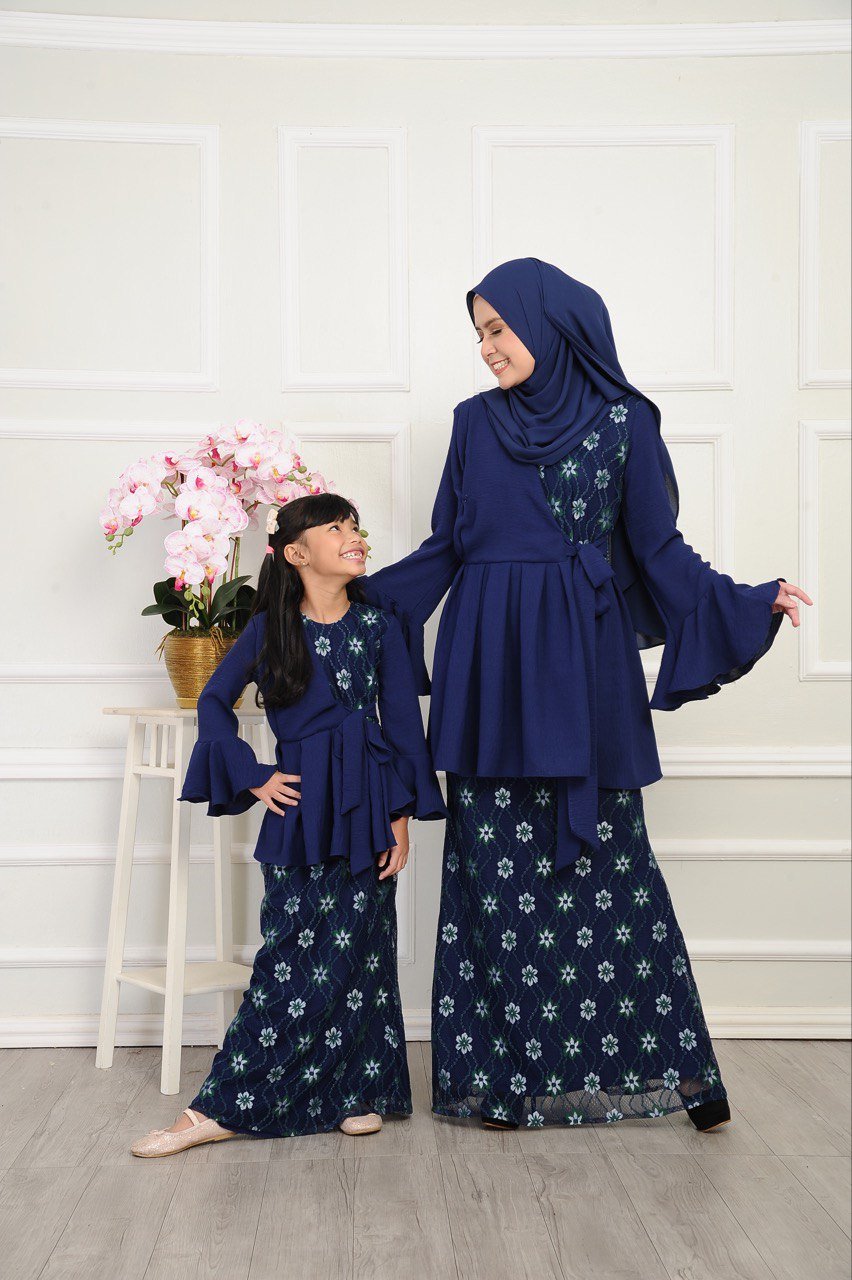 navy pair 2 (ADULT) JASMINE LACE KURUNG -BLUE - Image 6