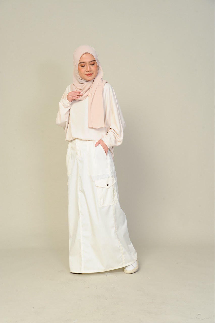 white mom 3 (ADULT) NIKKI CARGO SKIRT -OFFWHITE - Image 4