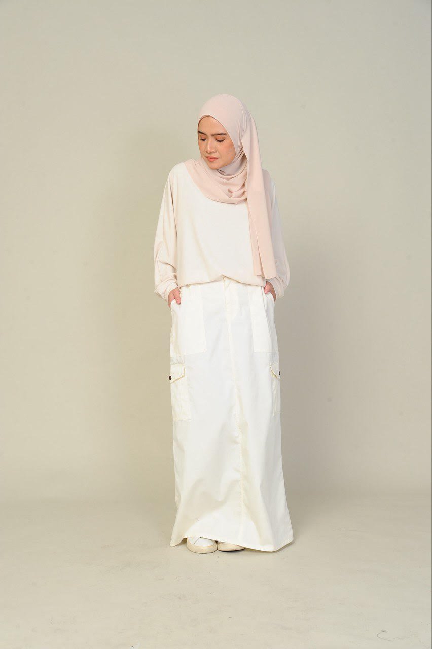 white mom 5 (ADULT) NIKKI CARGO SKIRT -OFFWHITE - Image 5