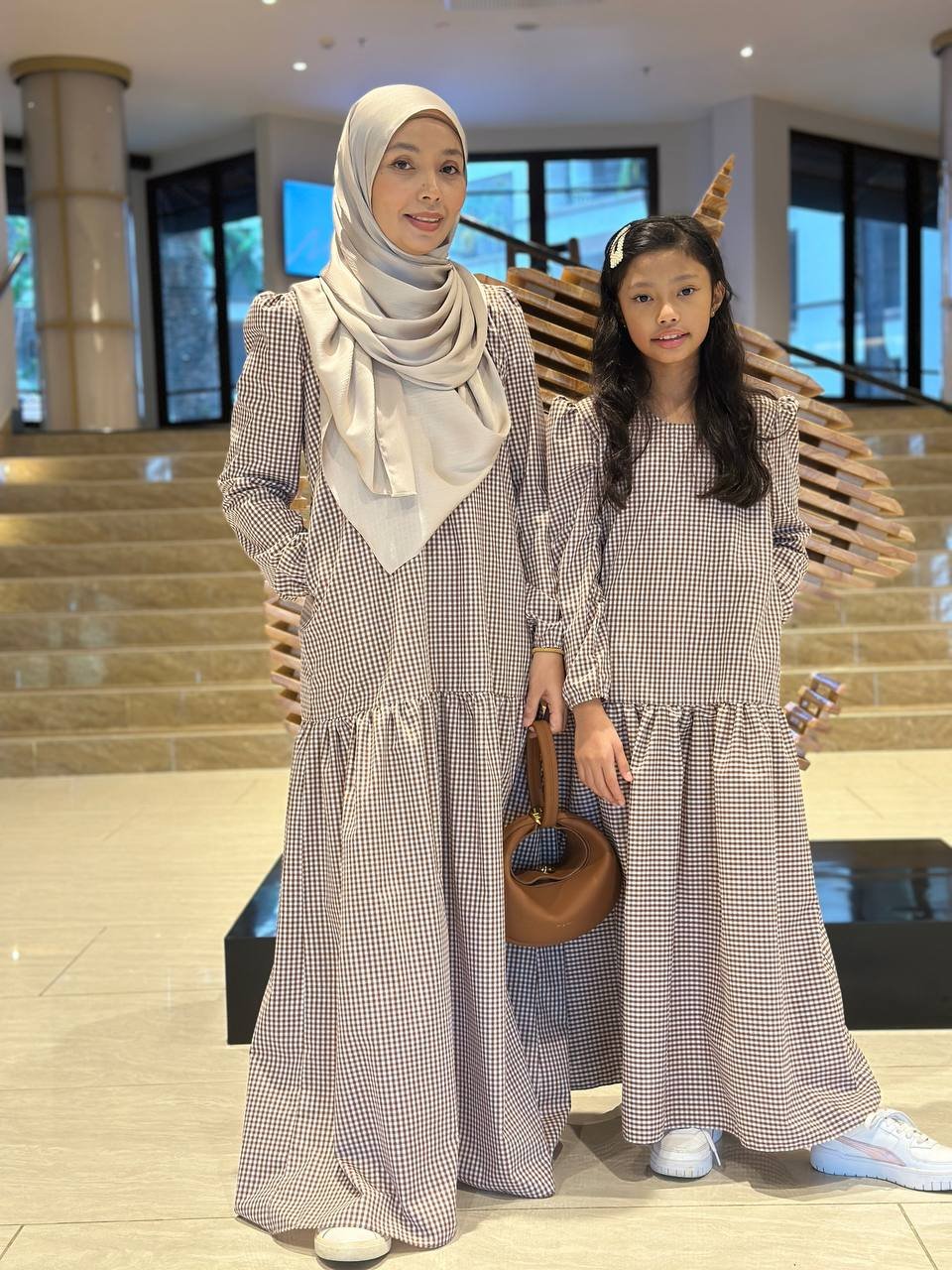 brown pair 3 (ADULT) ERIKA DRESS -BROWN - Image 4