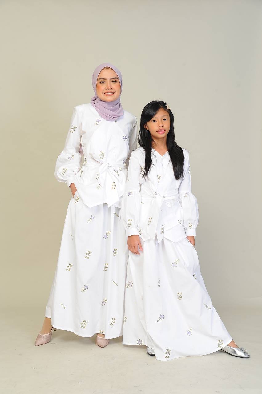 white pair 2 (KIDS) ELENORE TOP & SKIRT -WHITE - Image 7