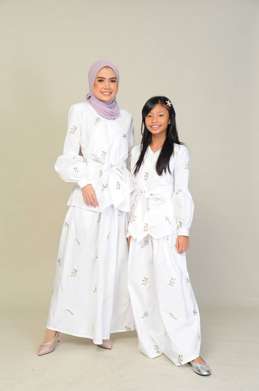 white pair 3 (KIDS) ELENORE TOP & SKIRT -WHITE - Image 6