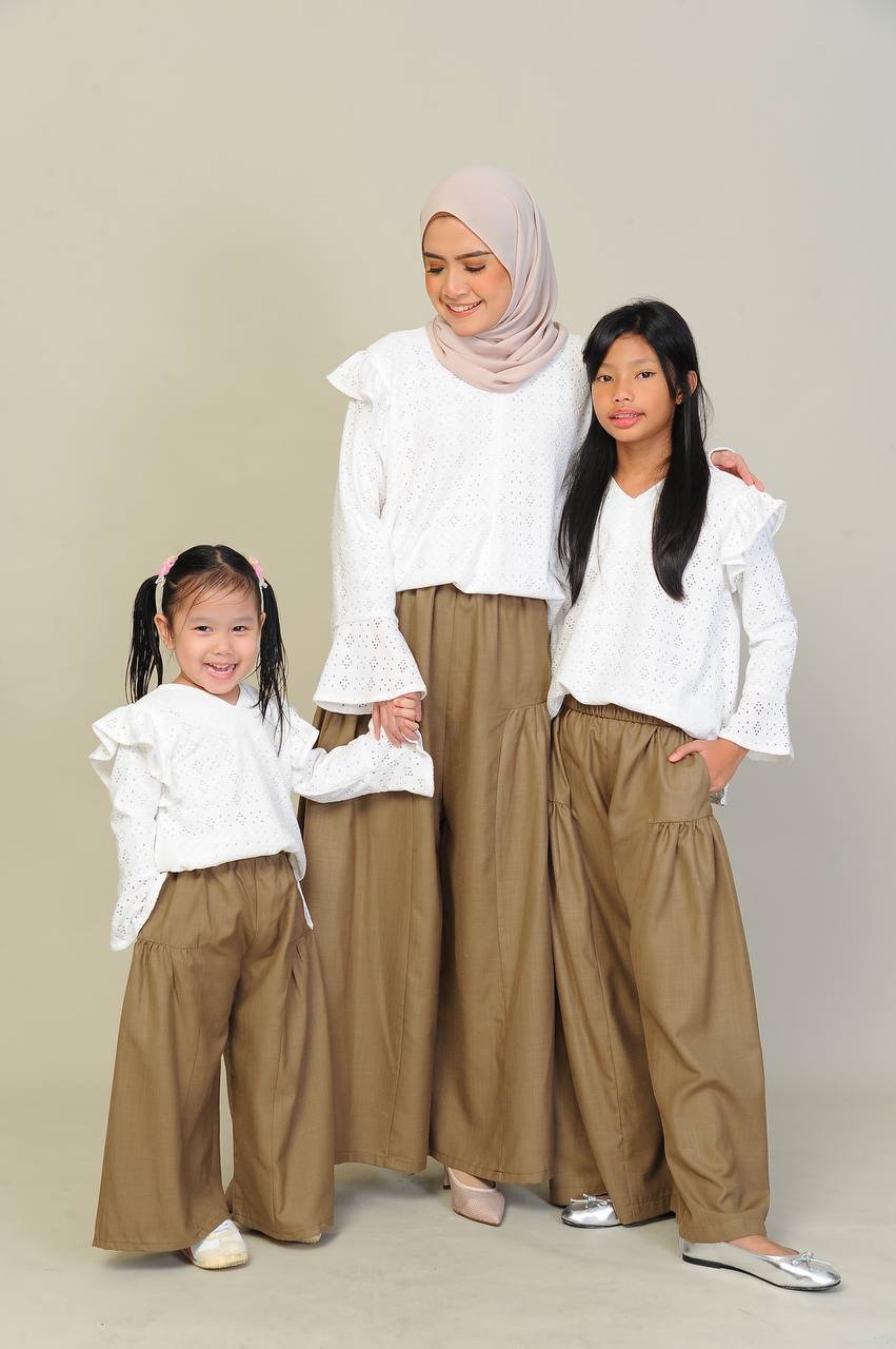 Brown family (ADULT) EMILY TOP & PANTS -WHITE/BROWN - Image 5