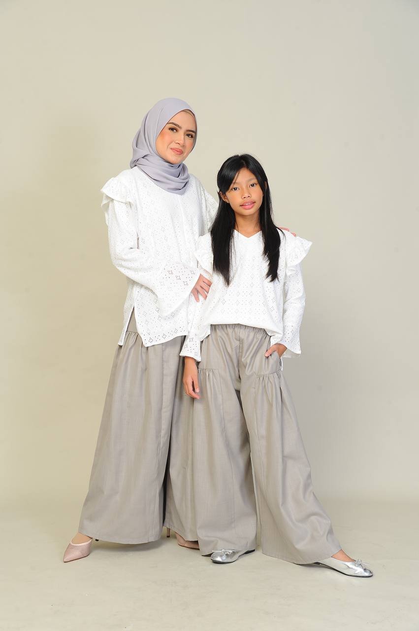 Grey pair (ADULT) EMILY TOP & PANTS -WHITE/GREY - Image 6