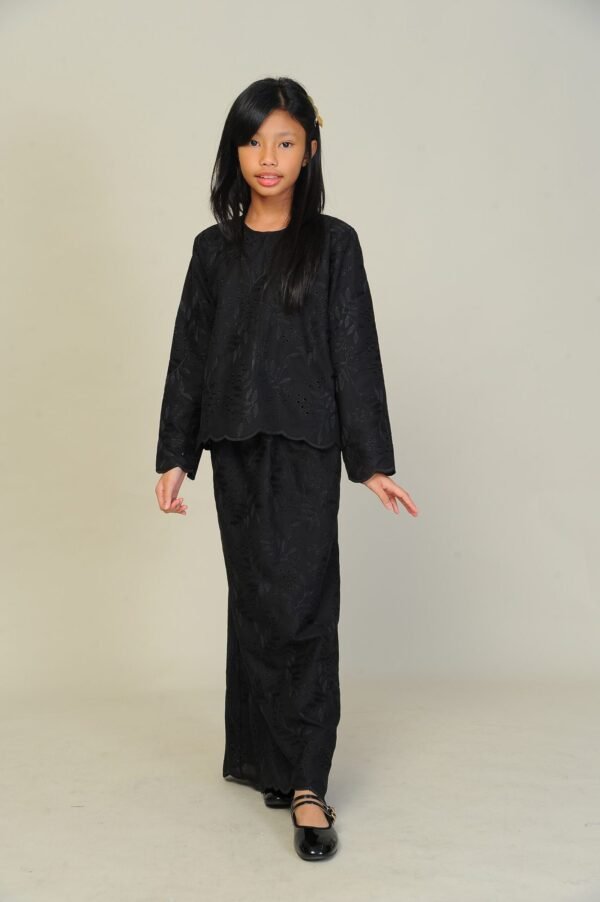 (KIDS) ANGGUN EMBROIDERED KURUNG -BLACK