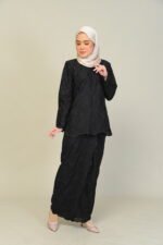 (ADULT) ANGGUN EMBROIDERED KURUNG -BLACK