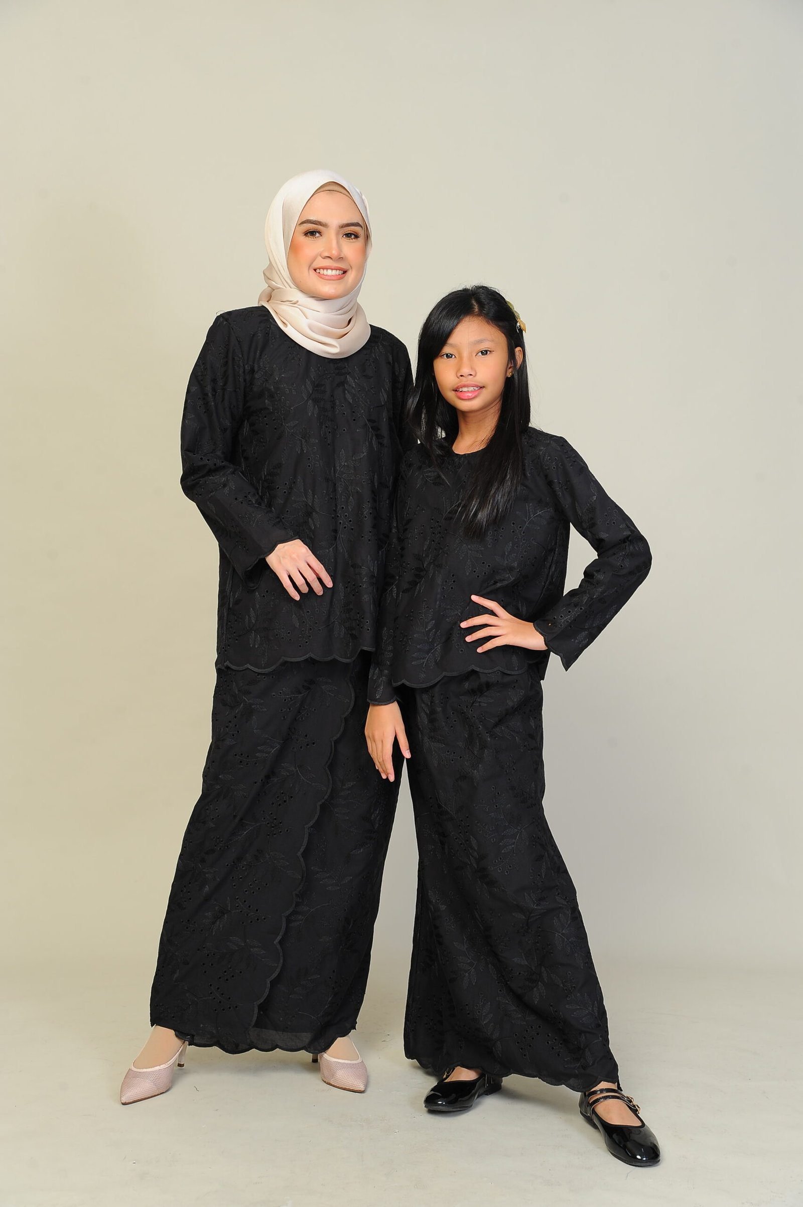 black pair (ADULT) ANGGUN EMBROIDERED KURUNG -BLACK - Image 9