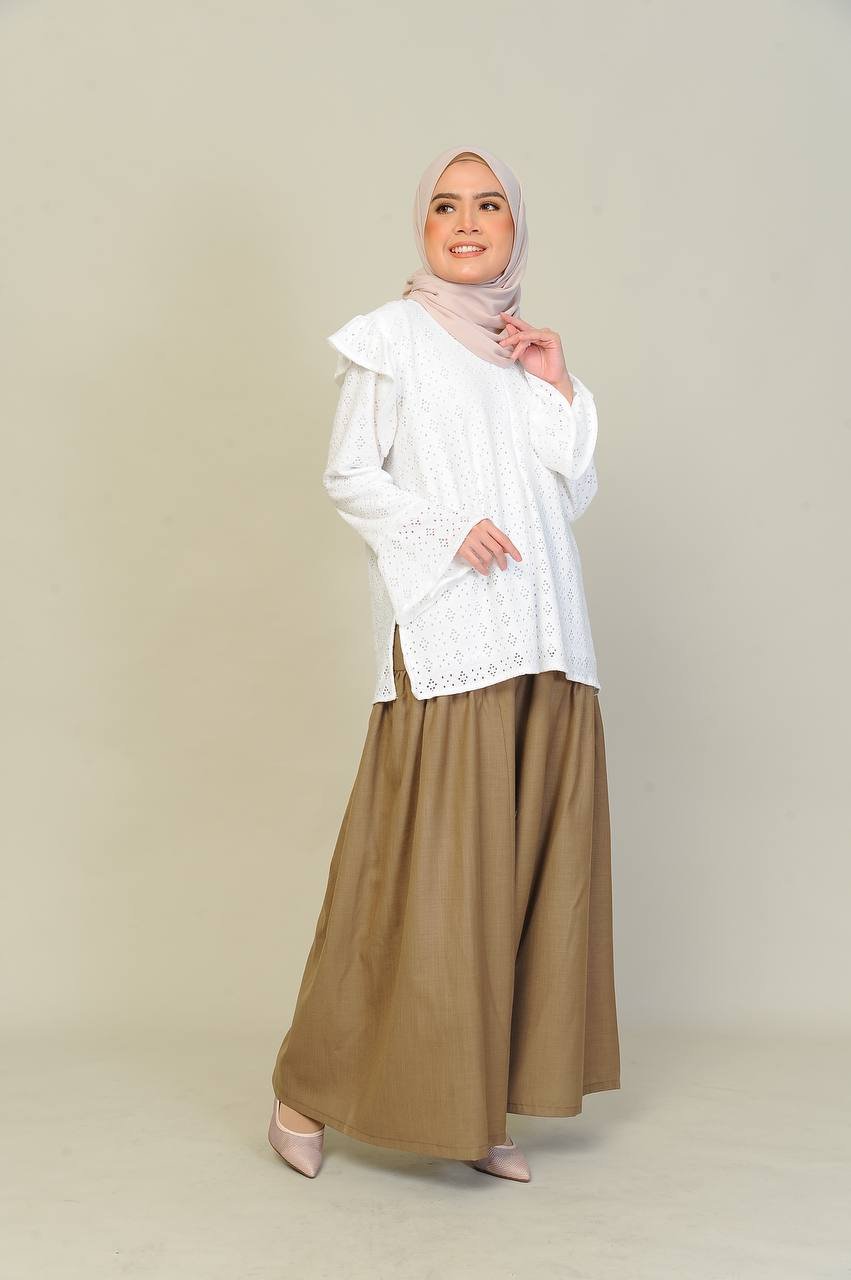 brown mom 3 (ADULT) EMILY TOP & PANTS -WHITE/BROWN - Image 3