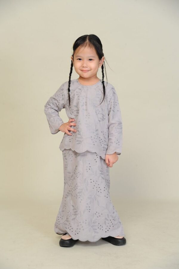 (KIDS) ANGGUN EMBROIDERED KURUNG -GREY