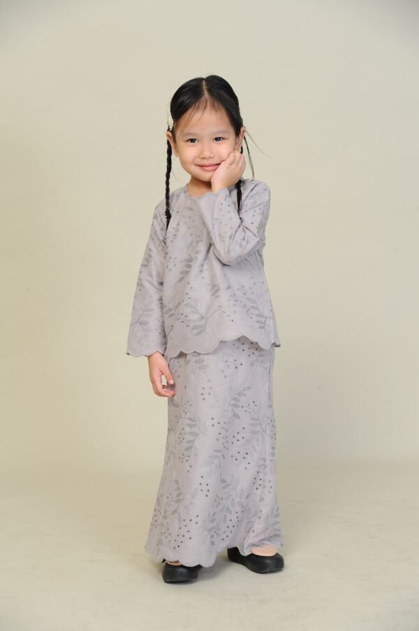 (KIDS) ANGGUN EMBROIDERED KURUNG -GREY