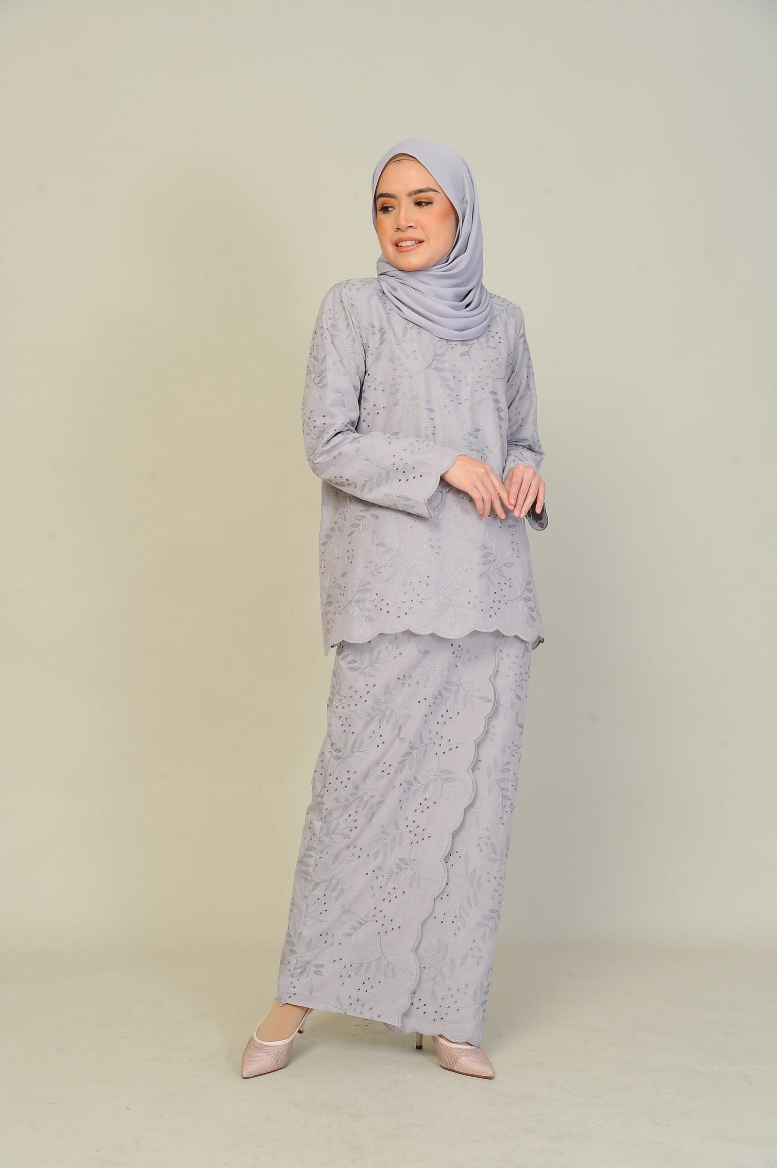 silver mom 4 (ADULT) ANGGUN EMBROIDERED KURUNG -GREY - Image 3