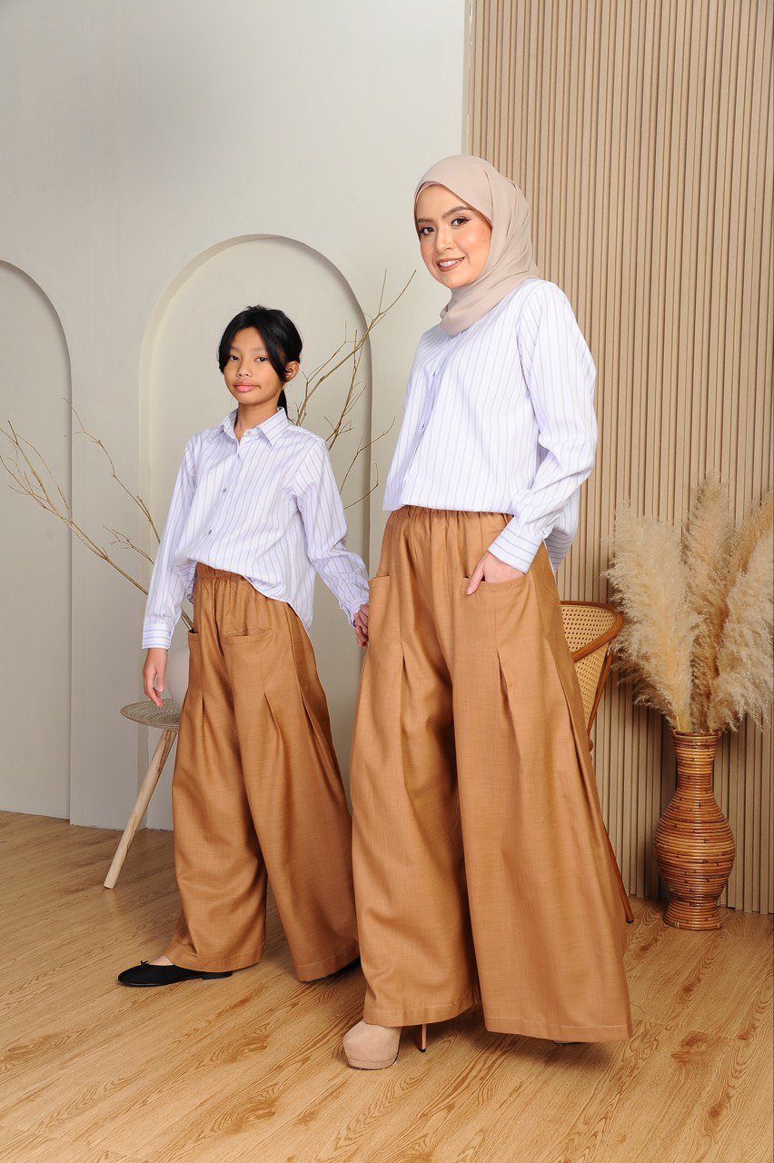 brown pair 3 (ADULT) EMELDA TOP & PANTS -BROWN - Image 9