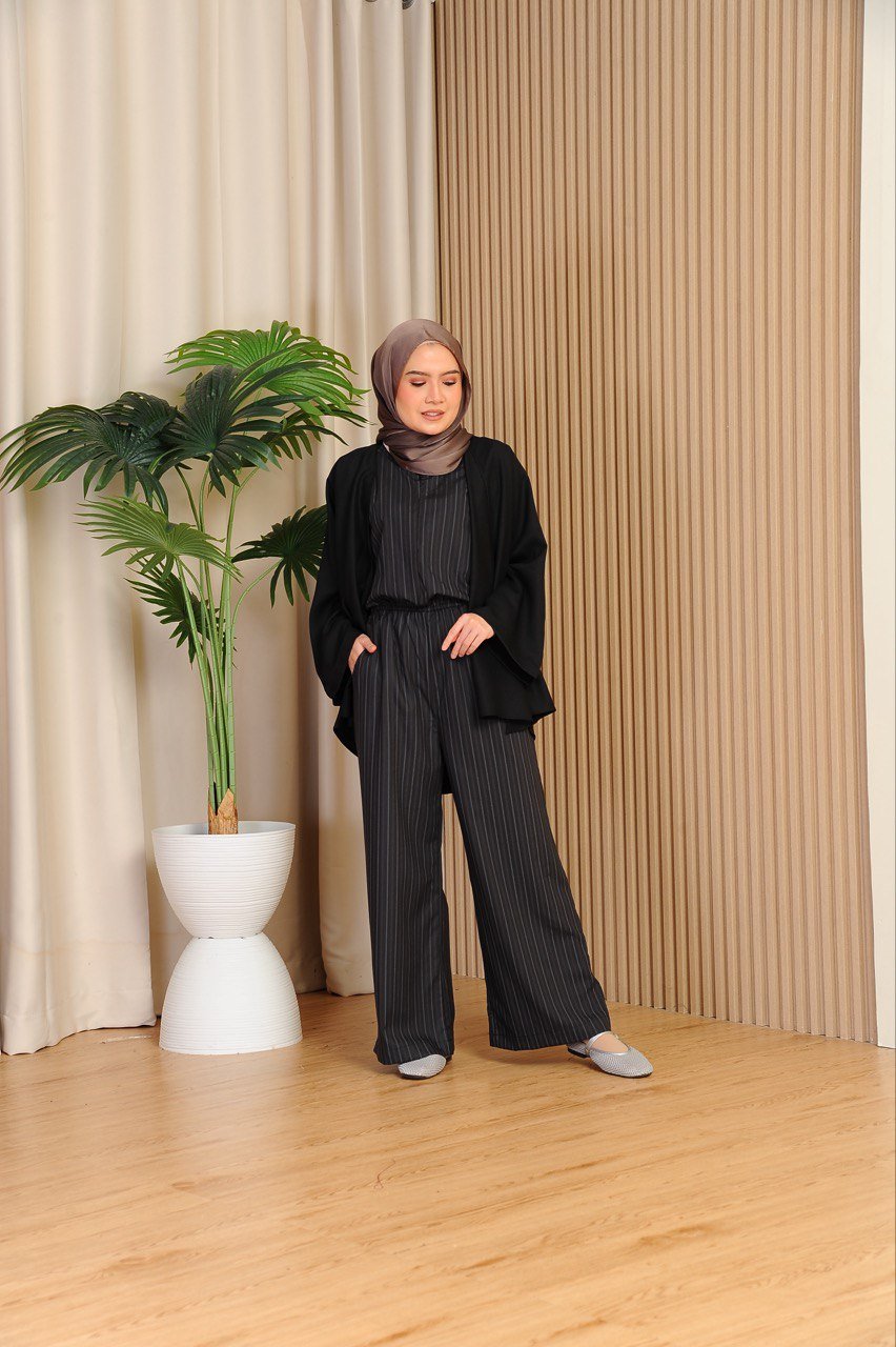 black mom (ADULT) ELLIOT JUMPSUIT -BLACK - Image 2