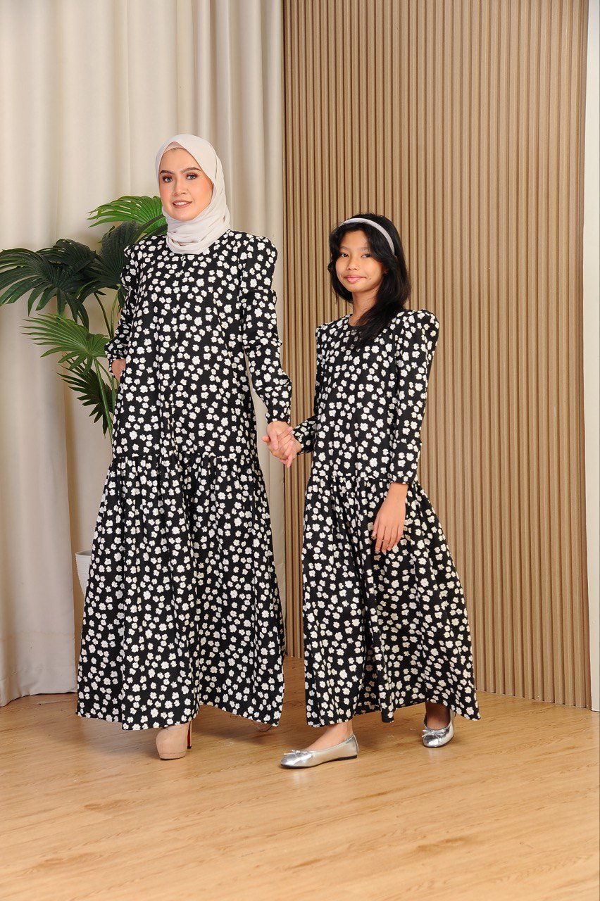 black pair 3 (ADULT) ELLIE DRESS -BLACK - Image 5