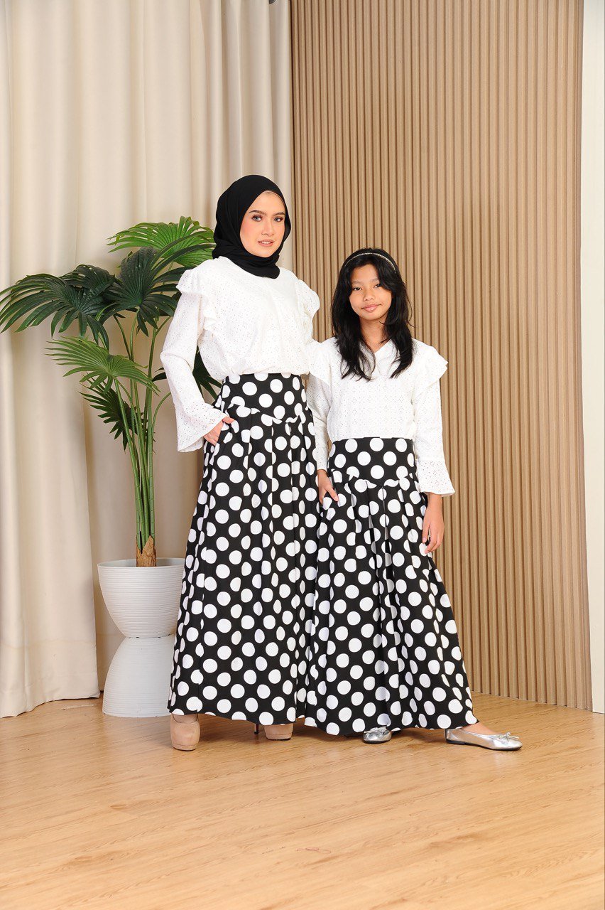 black pair (KIDS) ELINDA POLKA TOP & SKIRT -BLACK - Image 5